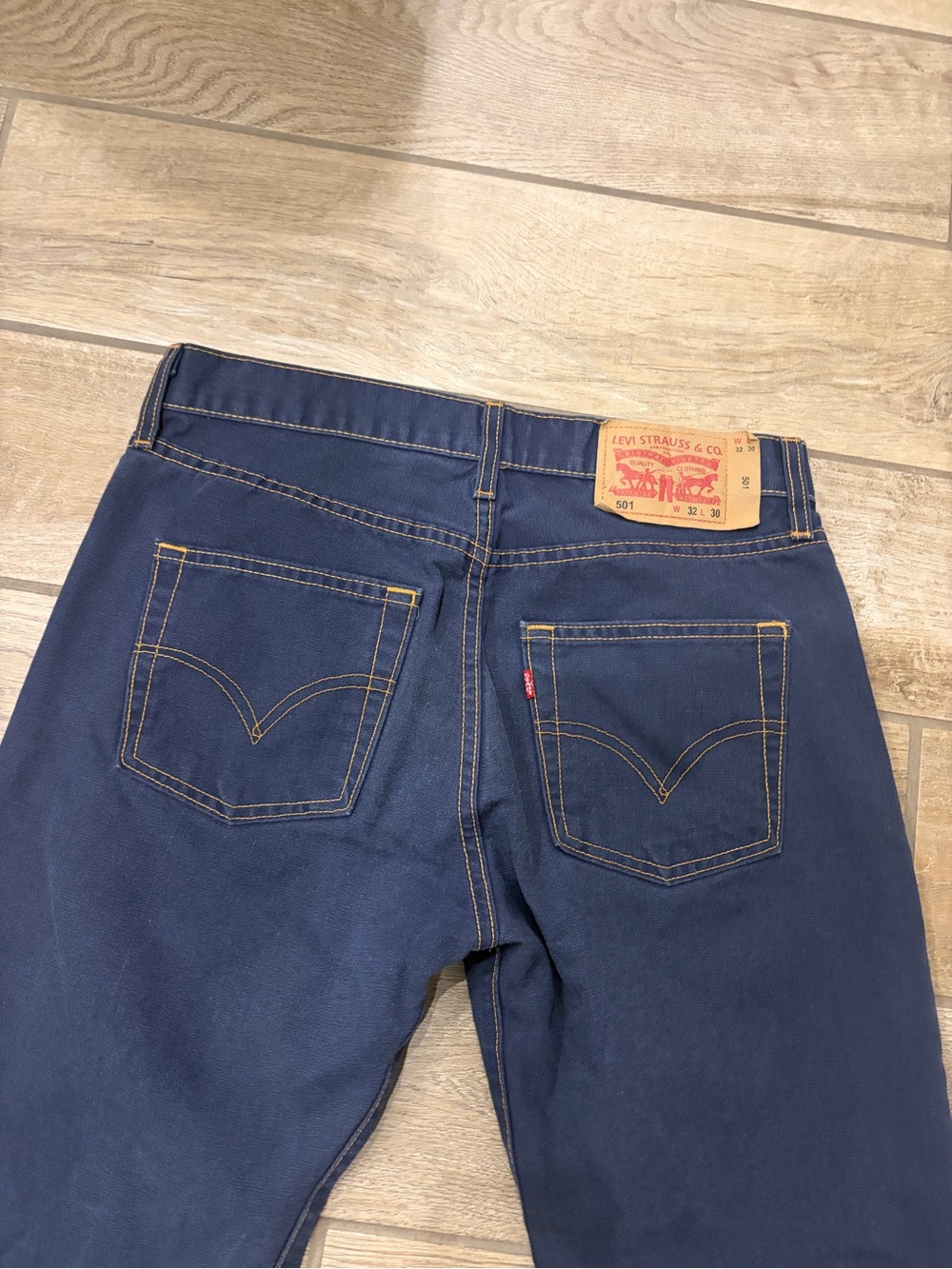 Levi’s vintage 501 blue gold stitching size 32 x 26